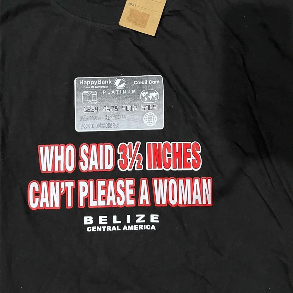 Black Graphic Tee by - Picture 4 of 5